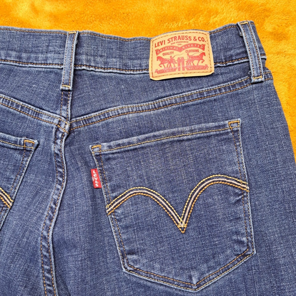 Levi's Classic Bootcut Jeans Womens 6M W28 L32 Blue Excellent Stretch Denim - Picture 12 of 14
